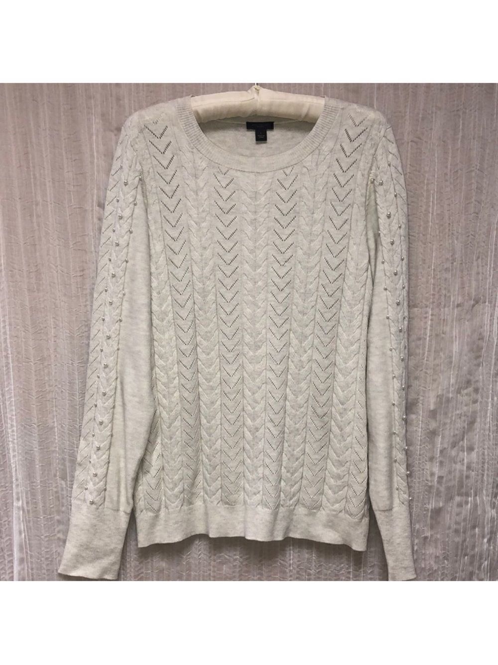 Ann Taylor L Silver Gray Cable Knit Pearled Sweater